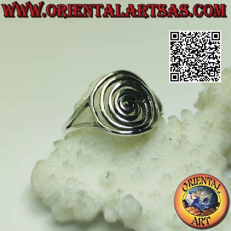Anello in argento con spirale fitta traforata agganciata a due