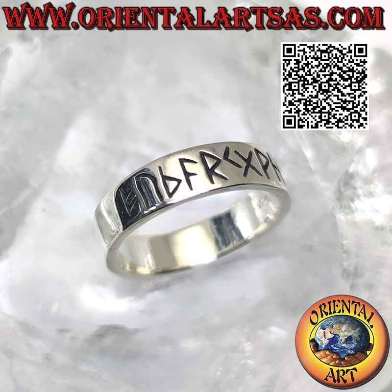 Bague en argent à bande lisse de 6 mm de large. avec runes celtiques gravées