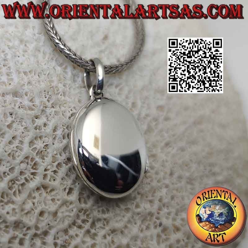 Flat smooth oval silver photo frame pendant (18x14)