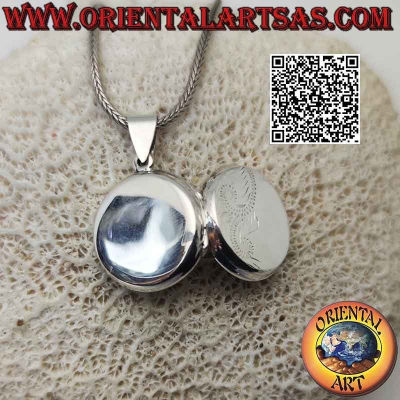 Flat smooth round silver photo pendant with floral engraving on half (Ø 20 mm)