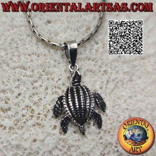 Ciondolo in argento a forma di tartaruga marina mobile (che si muove) completamente intagliata e decorata