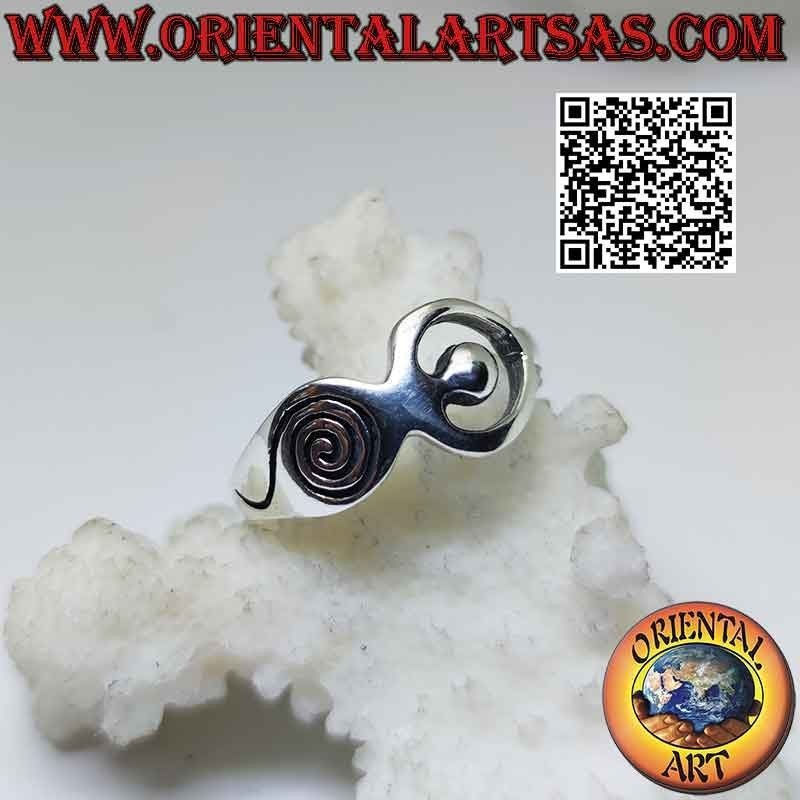 Anello in argento liscio, la dea Madre "Aradia"