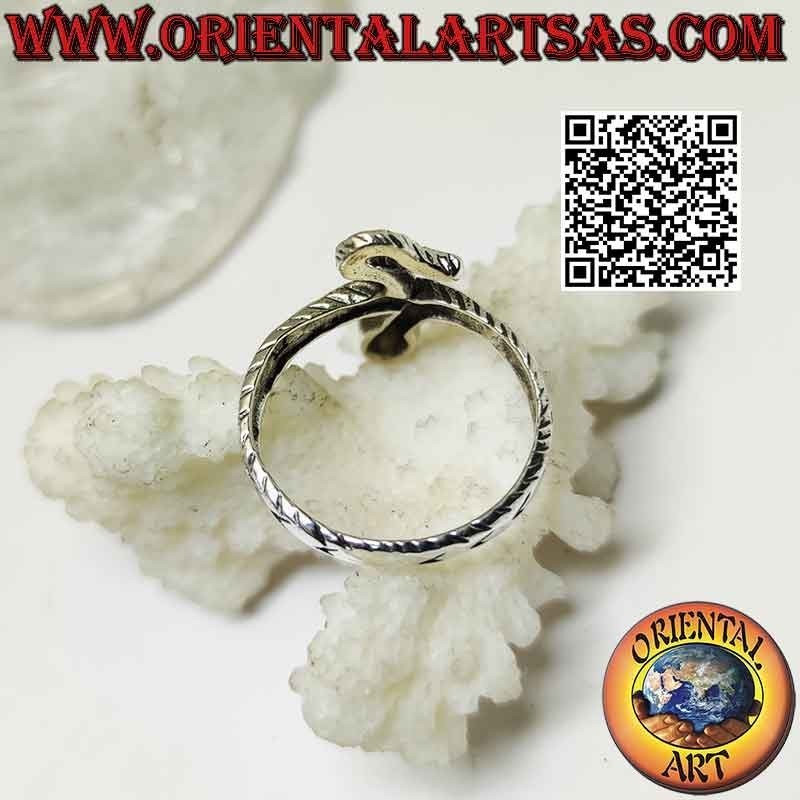 Silver ring in the shape of a snake engraved in sinuous movement (one turn)