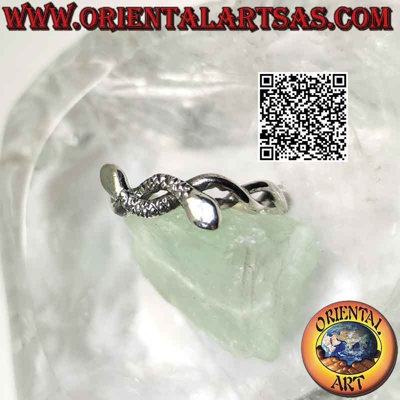 Anello in argento a fascia di due serpenti annodati tra loro in verso opposto