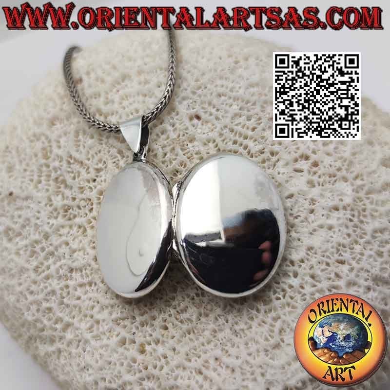 Flat smooth oval silver photo frame pendant (25x20)