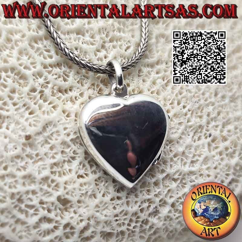 Flat Smooth Heart Shape Silver Photo Pendant with Floral Engraving on Half (20 * 20)