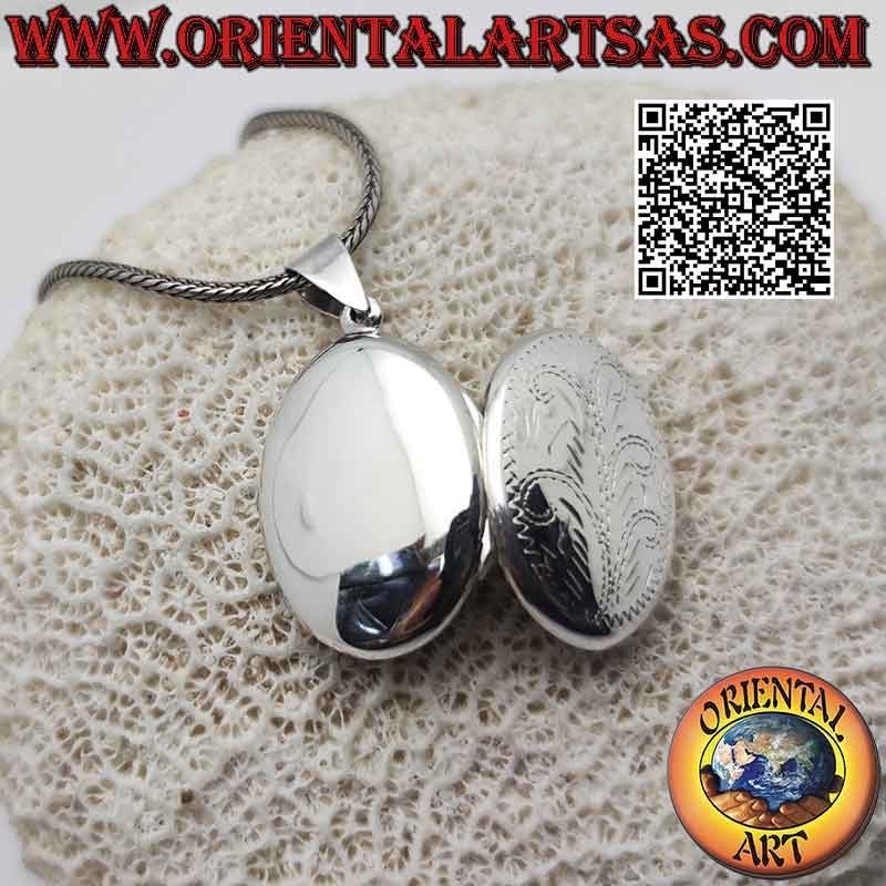 Colgante portafotos plano ovalado liso plata con grabado floral arbusto (25x20)