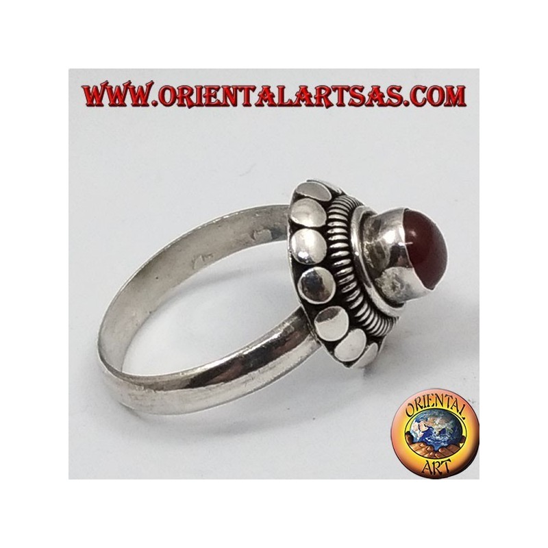 Anillo de plata con cornalina redonda natural