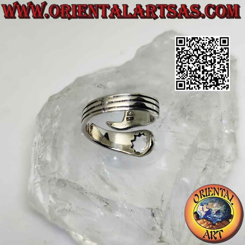 Bague en argent lisse en forme de clé avec gravures