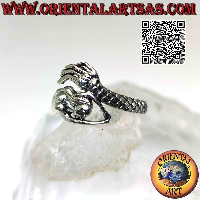 Anillo de plata lisa, la sirena envolvente y seductora