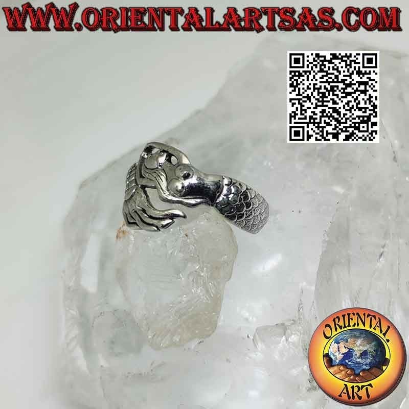 Anillo de plata lisa, la sirena envolvente y seductora