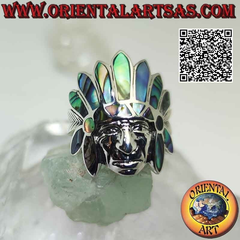 Anello in argento, testa del saggio Indiano nativo d'America con copricapo di abalone (paua) e volto liscio