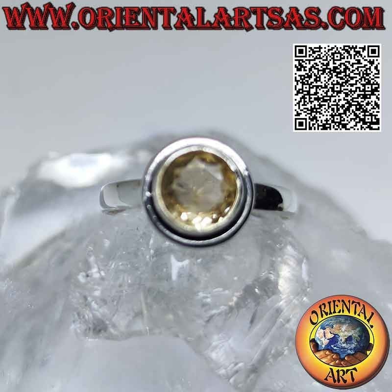 Anillo de plata con cuarzo citrino redondo facetado y borde liso