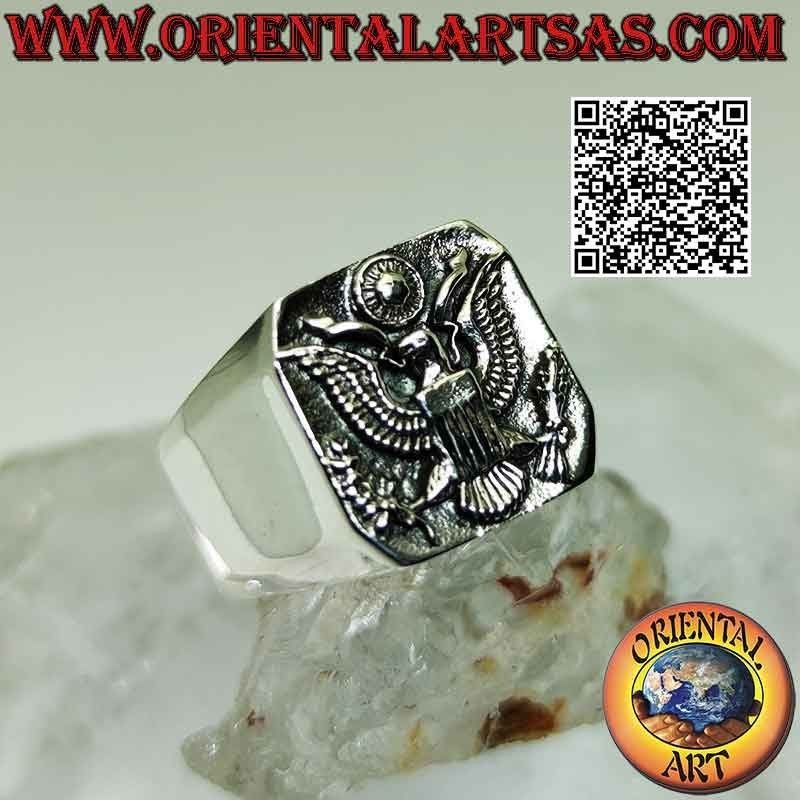 Anillo de plata lisa con el Escudo de Armas de los Estados Unidos de América (águila de cabeza blanca o águila calva) en relieve