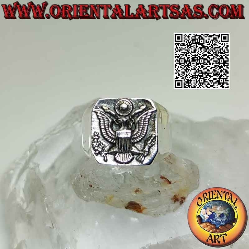 Smooth silver ring with the Coat of Arms of the United States of America (white headed eagle or bald eagle) in relief