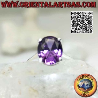 Silberring mit oval facettiertem synthetischem Amethyst auf doppelt glatter Fassung