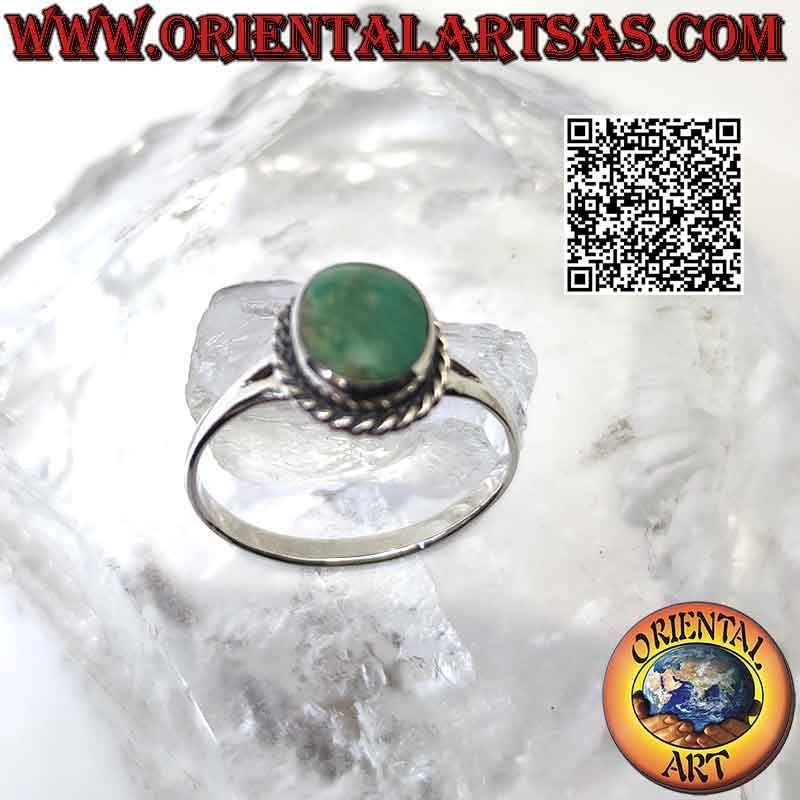 Bague en argent avec turquoise ovale naturelle de l'Arizona entourée d'un bord torsadé