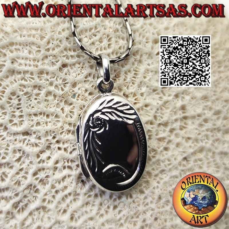 Flat smooth oval silver photo frame pendant with engraved floral frame (20x15)