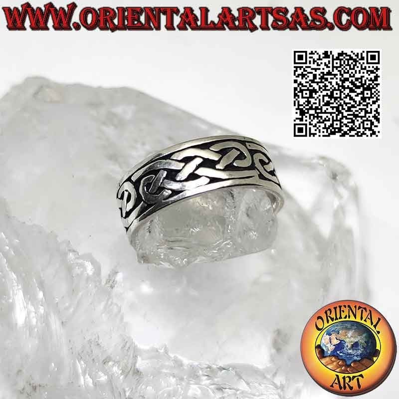 Bague en argent de 8 mm. au tissage celtique infini souvent gravé