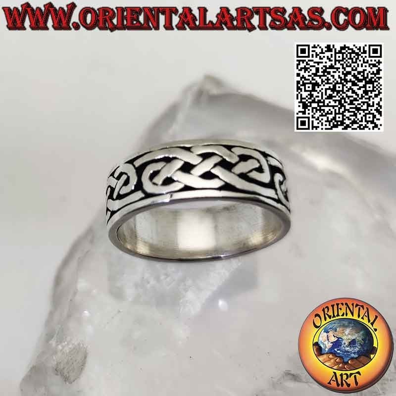 Anello in argento a fascia da 8 mm. con intreccio celtico infinito spesso inciso