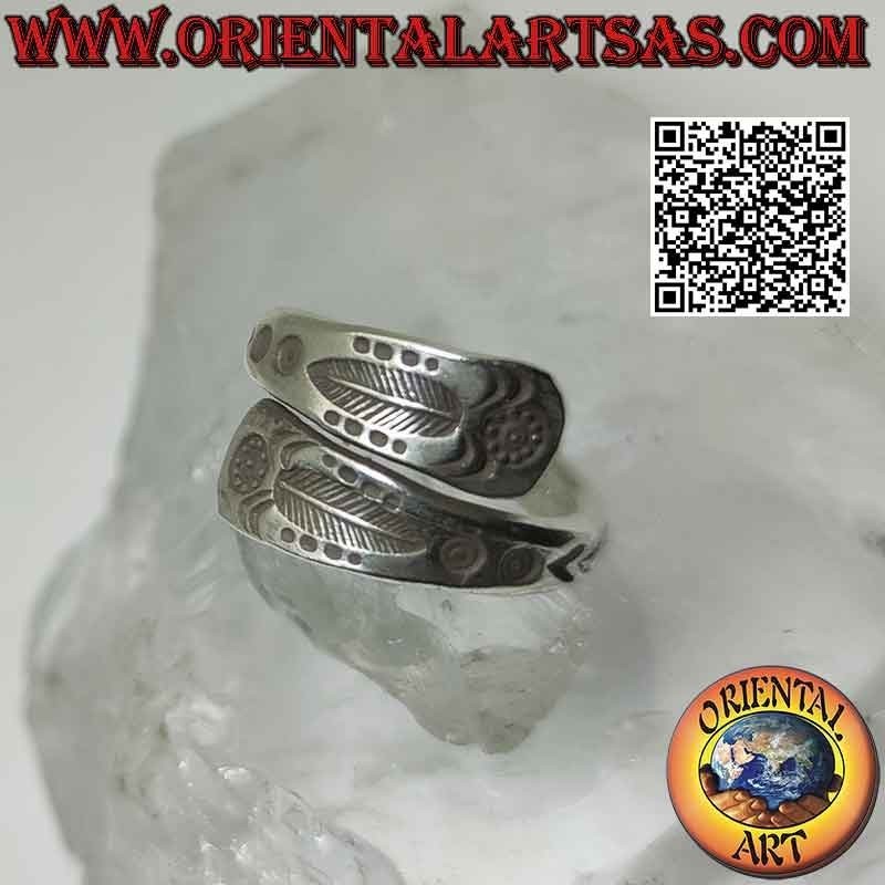 Anillo Karen de plata con doble banda y pluma grabada (ajustable)