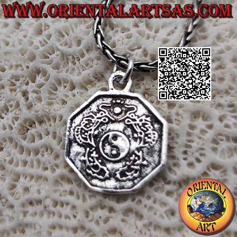 Pendentif en argent, médaille "bagua" ou "pakua" (les huit chiffres avec le yin yang)