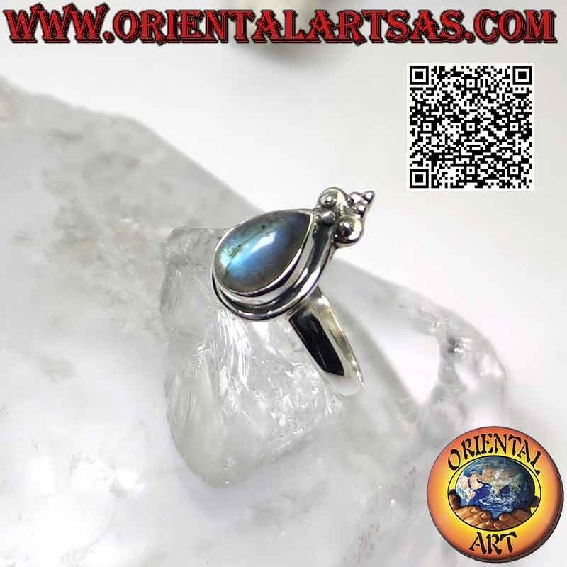 Anillo de plata con labradorita lágrima y lirio corona