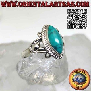 Bague en argent avec cabochon navette turquoise sur monture avec crochets en U