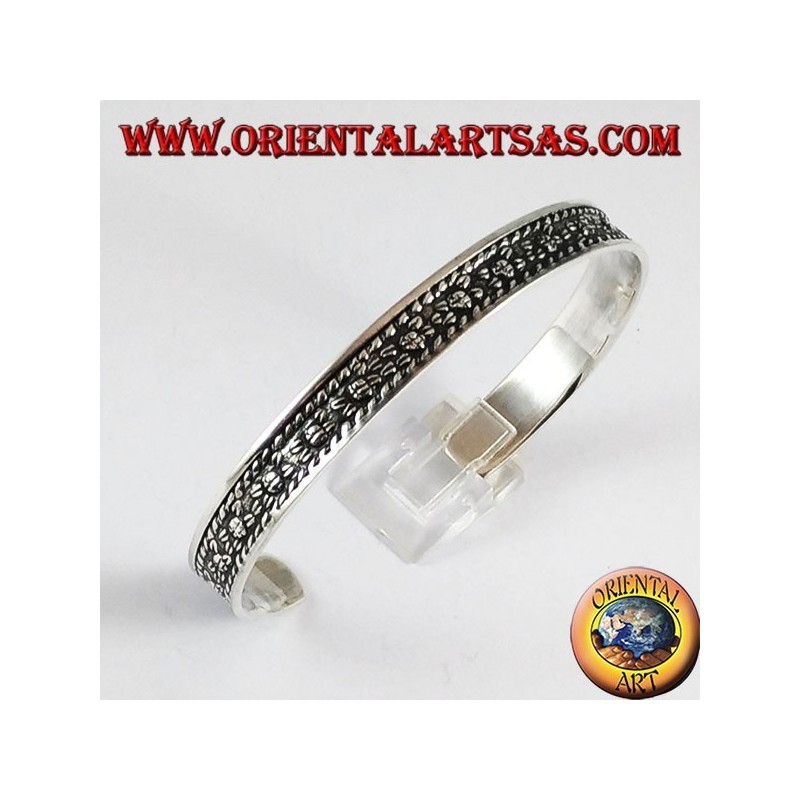 Bracciale in argento rigido , fatto a mano