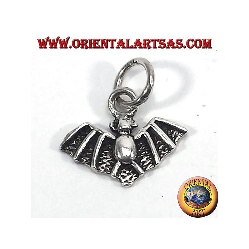 Silver pendant bat with open wings (small)