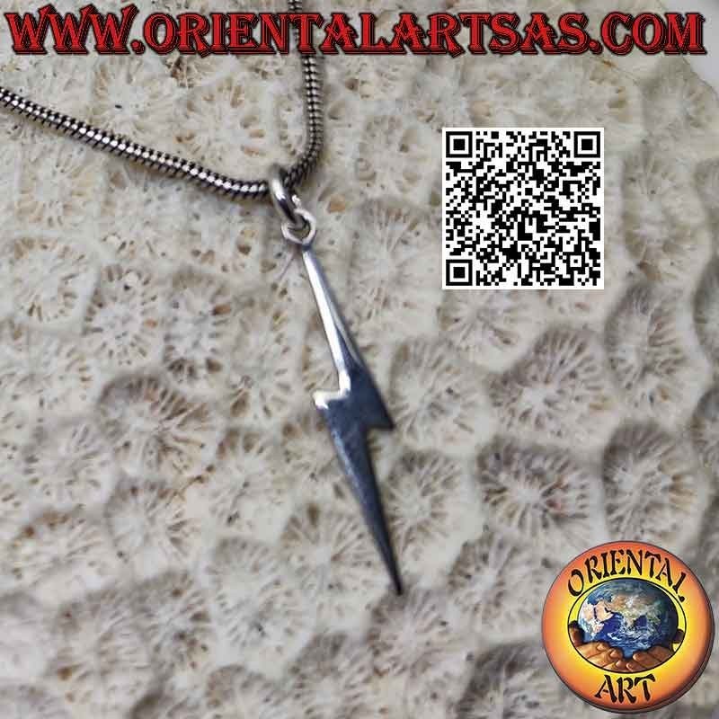 Pendentif plat en argent lisse en forme d'éclair ou d'éclair