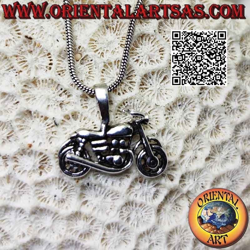 Pendentif en argent, moto chopper style "Harley Davidson" de profil