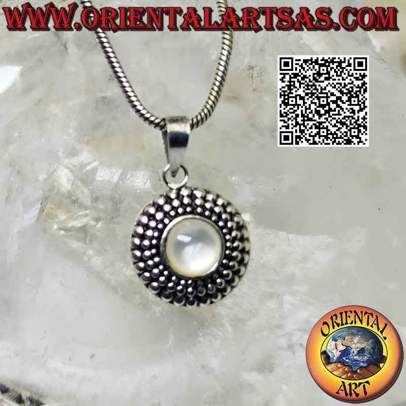 Silver pendant with round mother of pearl and triple row of growing balls