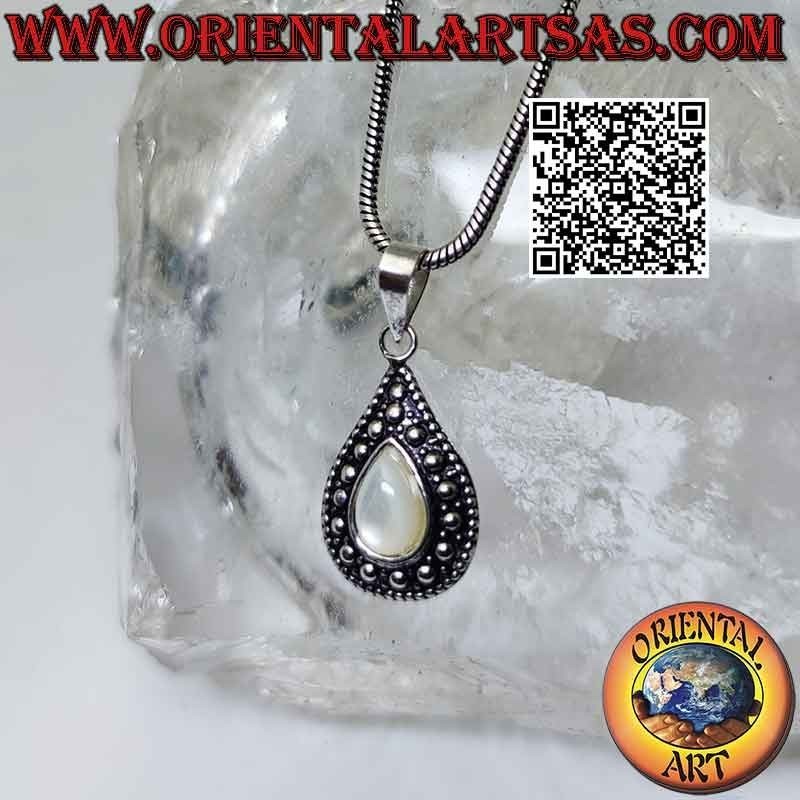 Colgante de plata con nácar en forma de pera y decoración de bolas
