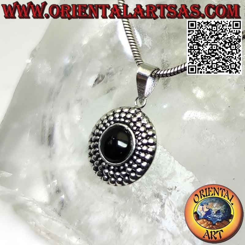 Pendentif en argent avec onyx rond et triple rangée de boules