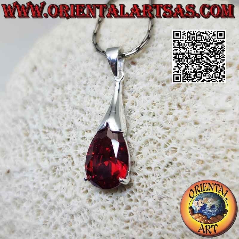 Colgante de plata con granate facetado ovalado y gancho alargado