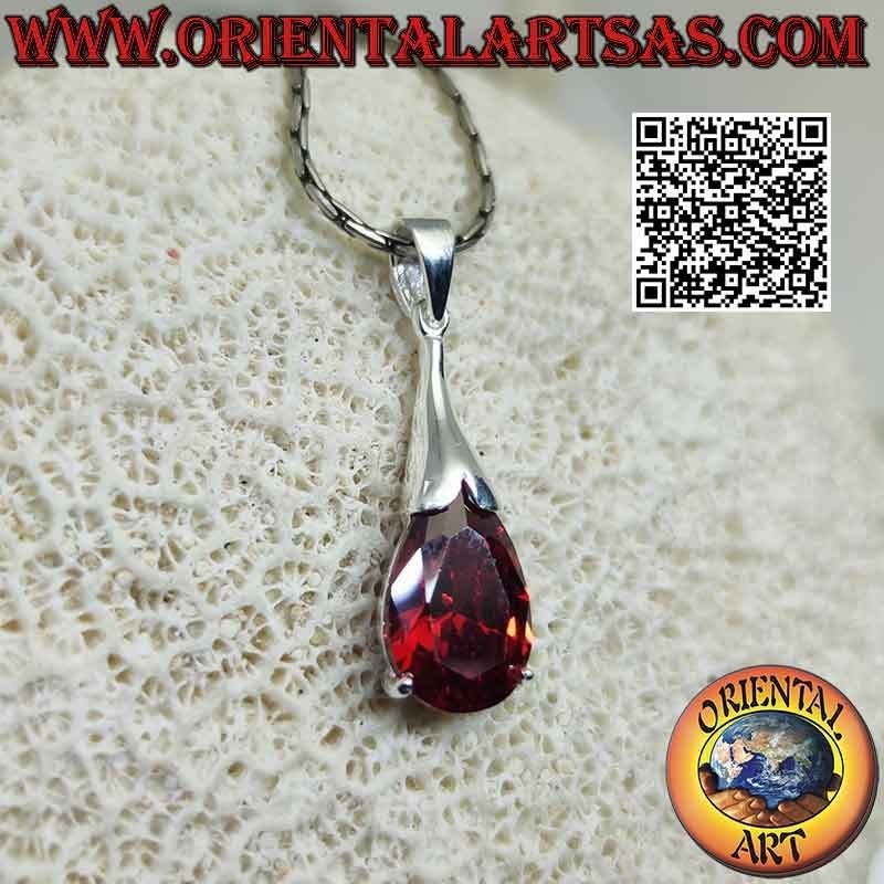 Ciondolo in argento con granato sfaccettato ovale e gancio allungato