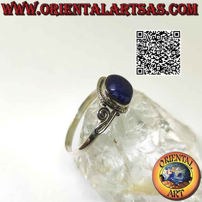 Anello in argento e lapislazzulo contornata da intreccio e spirale asimmetrici