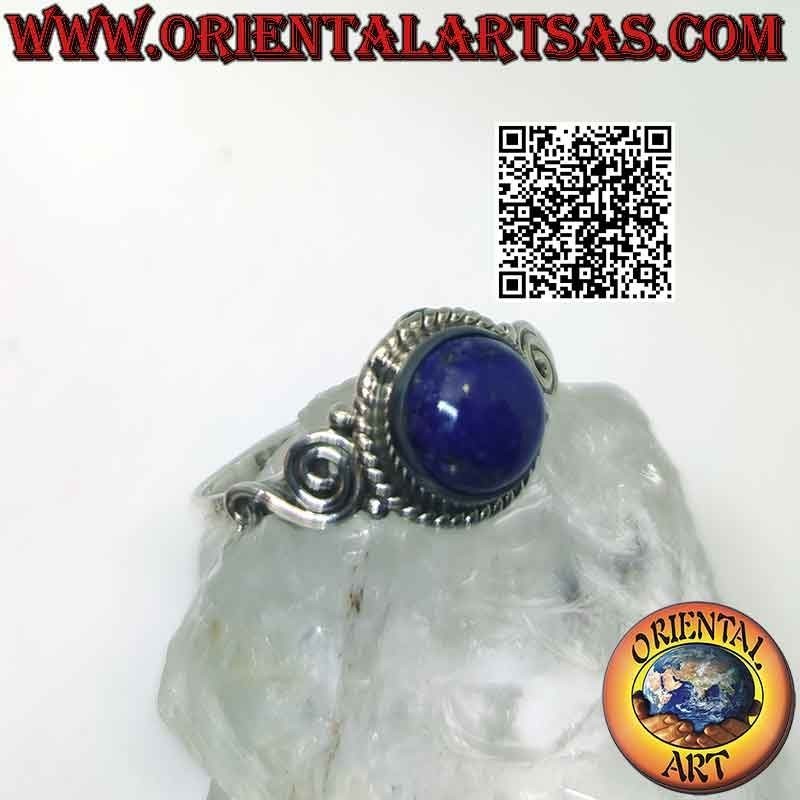 Bague en argent avec lapis-lazuli rond entouré de sphères et de spirales