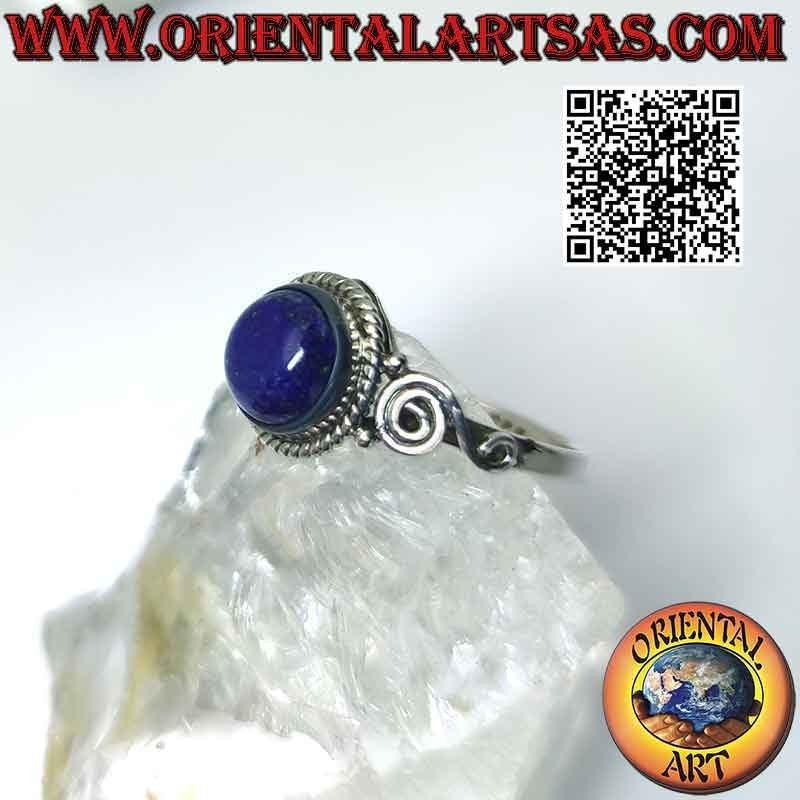 Anillo de plata con lapislázuli redondo rodeado de esferas y espirales