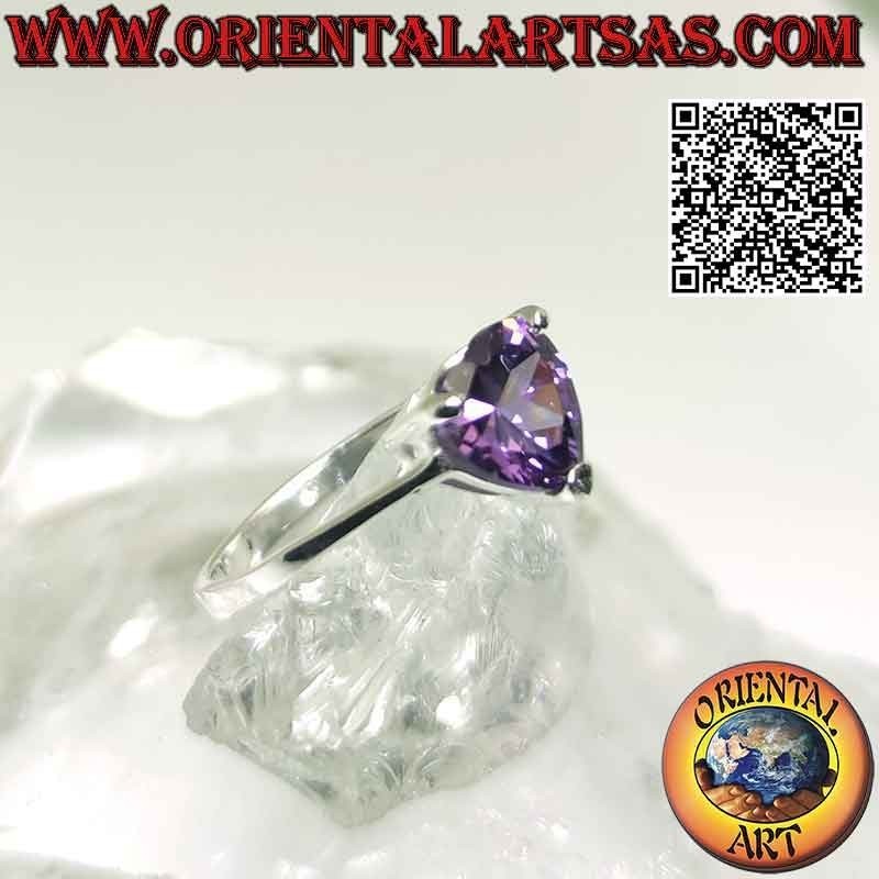 Rhodinierter Silberring mit synthetischem Herzamethyst besetzt