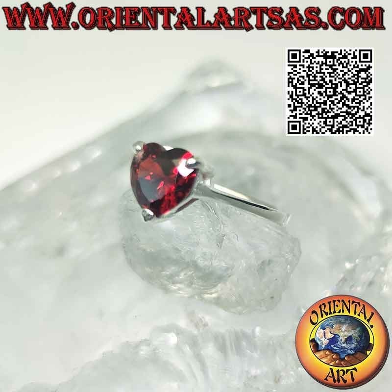 Rhodium silver ring with heart garnet set