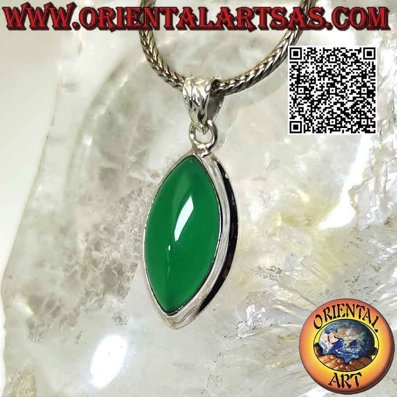 Ciondolo in argento con grande agata verde a navetta cabochon su montatura liscia semplice