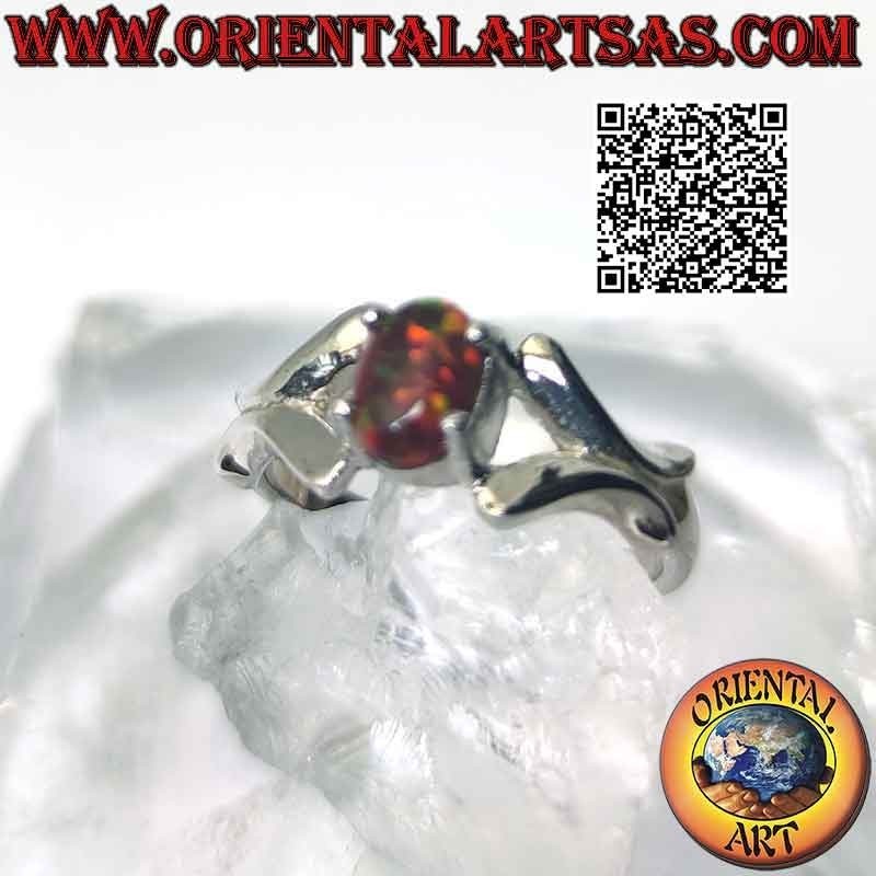Anillo de plata con cabujón ovalado de ópalo de fuego engastado
