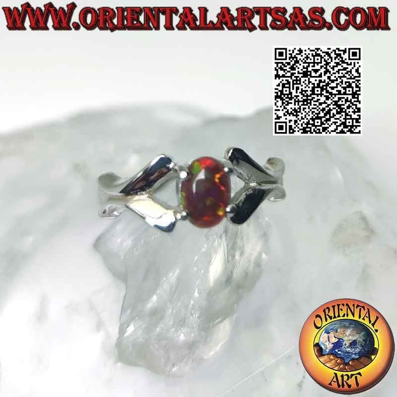 Anello in argento con opale di fuoco ovale cabochon incastonato
