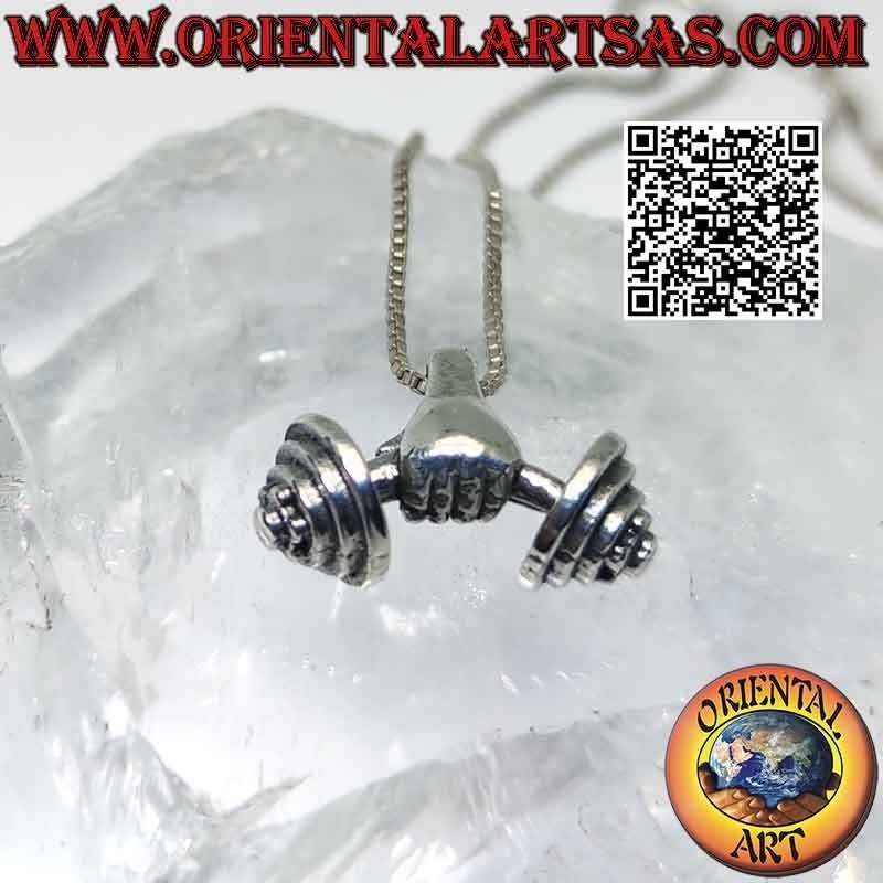 Pendentif en argent 925‰ la barre courbe soutenue par la main (outil de gym)