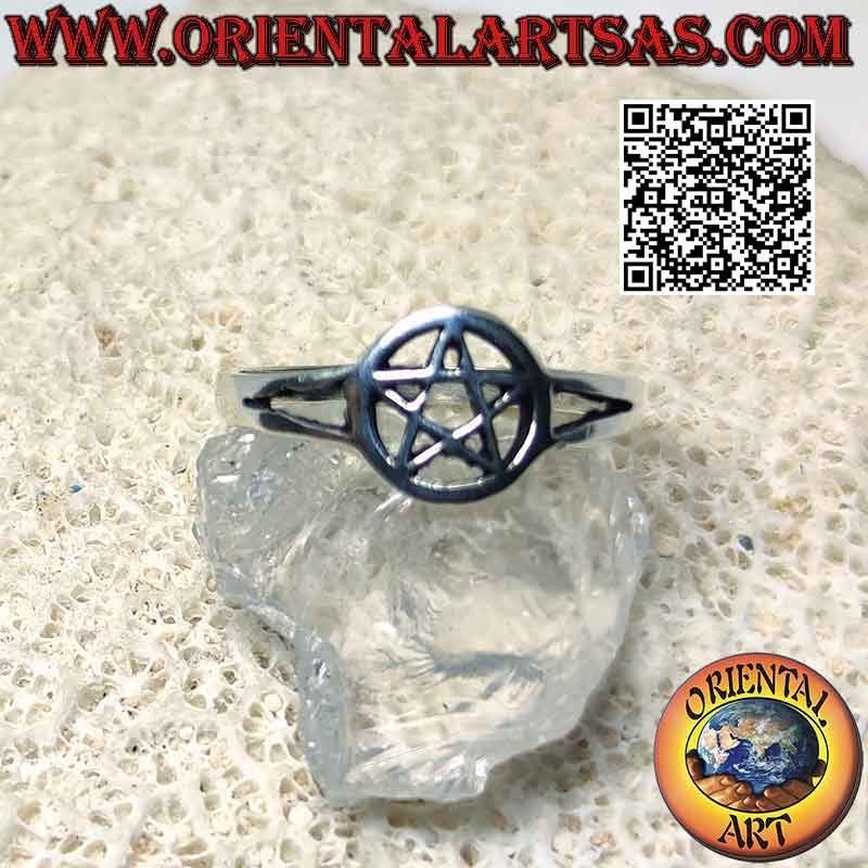 Silver ring with smooth pentacle in the flat circle