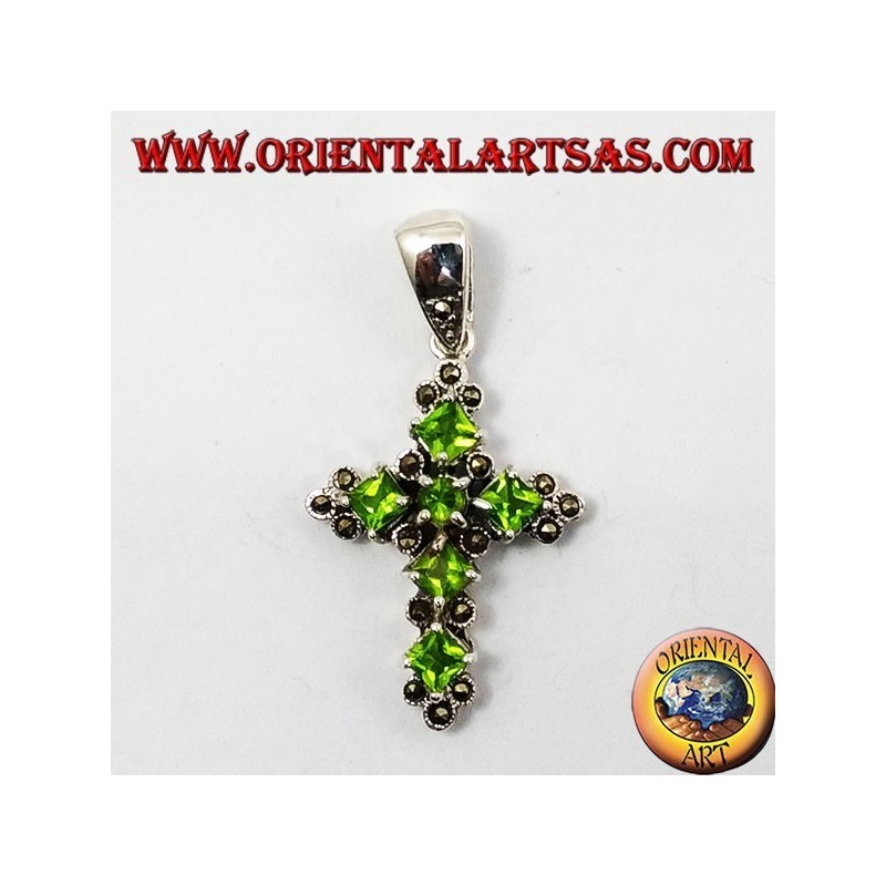 colgante, cruz de plata y marcassiti con seis peridoto