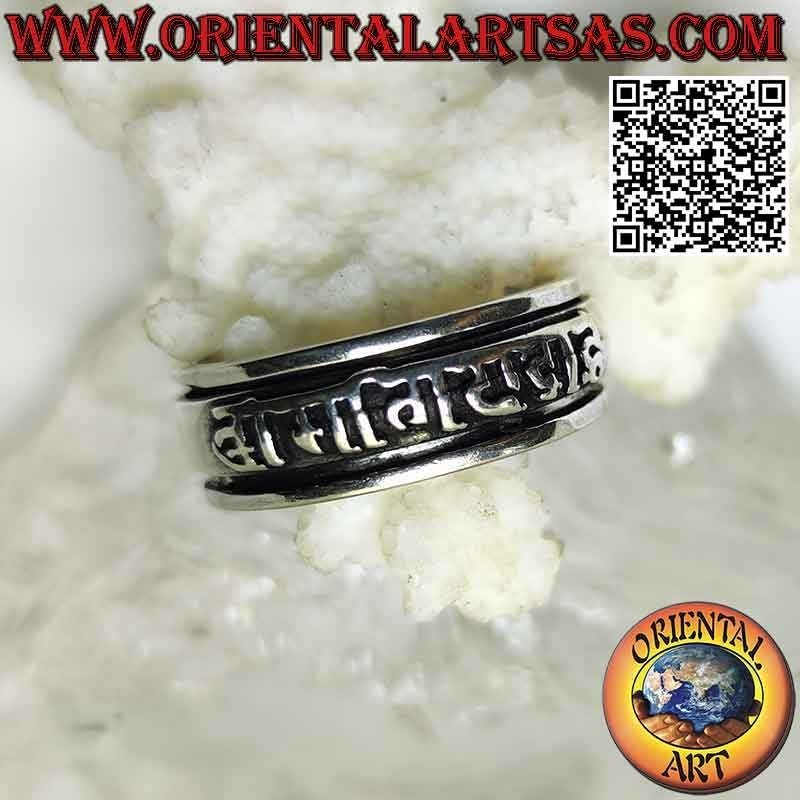 Silberring mit glattem Anti-Stress-Band mit tibetischem Mantra „OM MANI PADME HUM“ im Relief