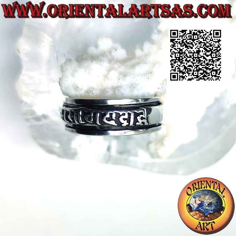 Silberring mit glattem Anti-Stress-Band mit tibetischem Mantra „OM MANI PADME HUM“ im Relief